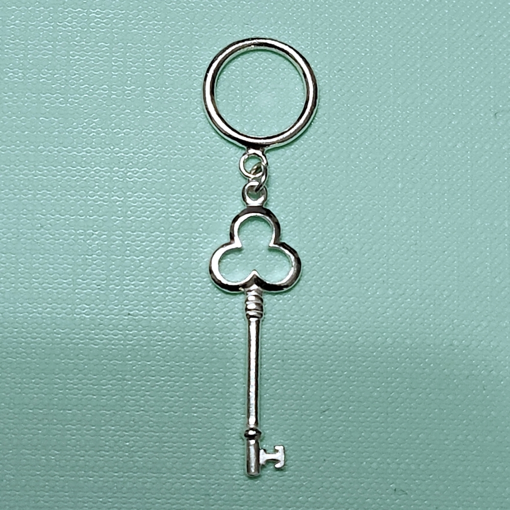 Sterling silver key pendant 2"